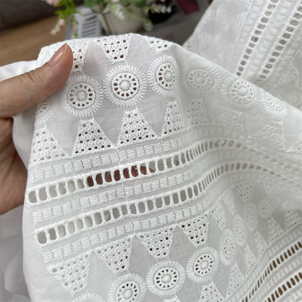 Witte katoenen stof met oogjes - Sewing Eyelet Fabric recensie en prijs