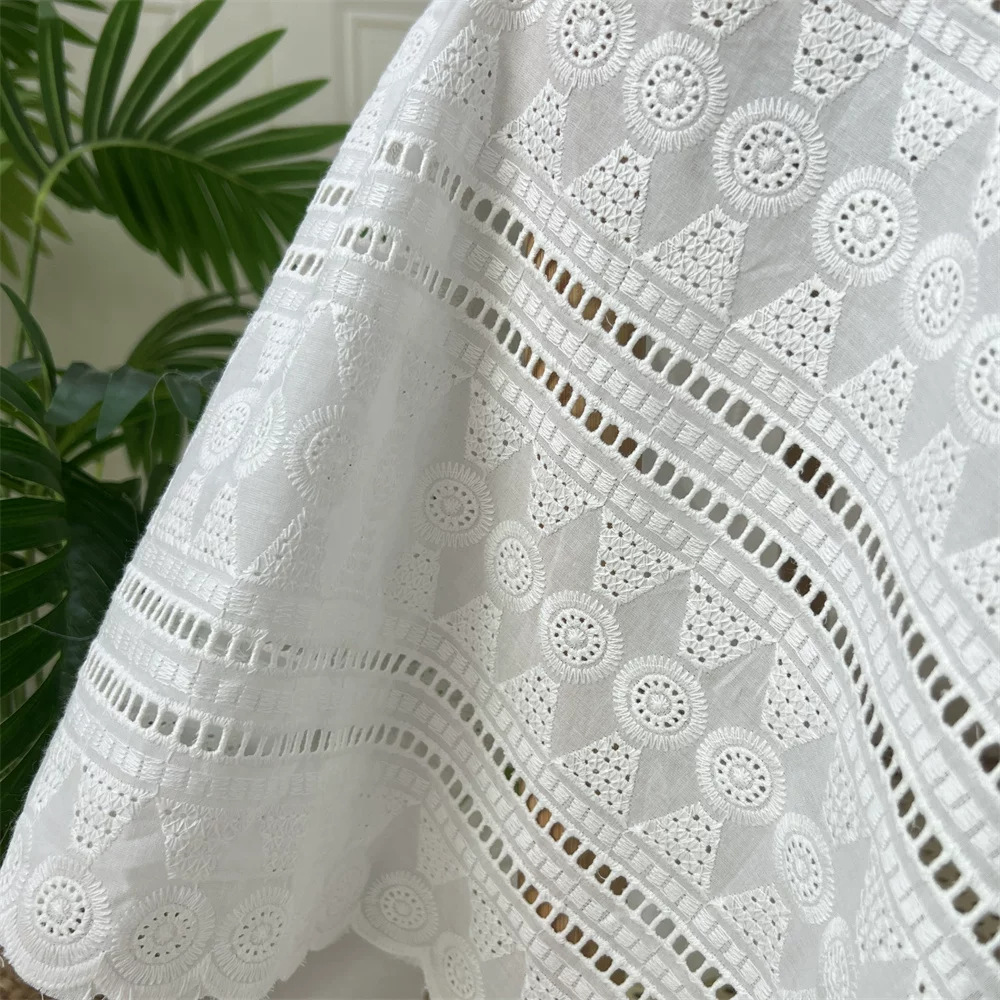 Witte katoenen stof met oogjes - Sewing Eyelet Fabric recensie en prijs